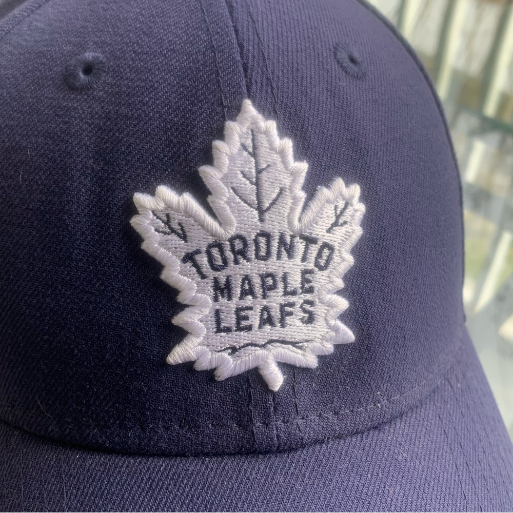 Toronto Maple Leafs Cap 🧢 - Picture 2 of 10